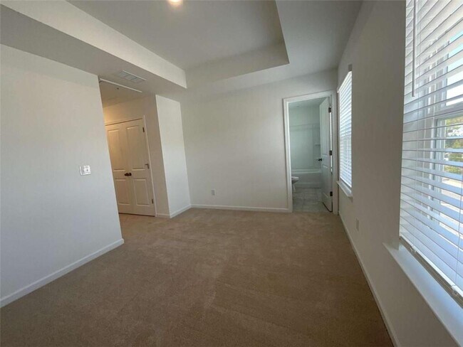 Building Photo - 5716 Schelton Pl