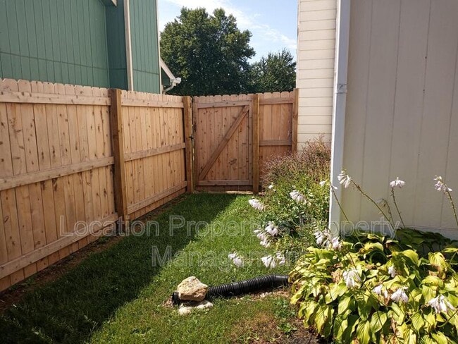 Building Photo - 906 Christie Ct