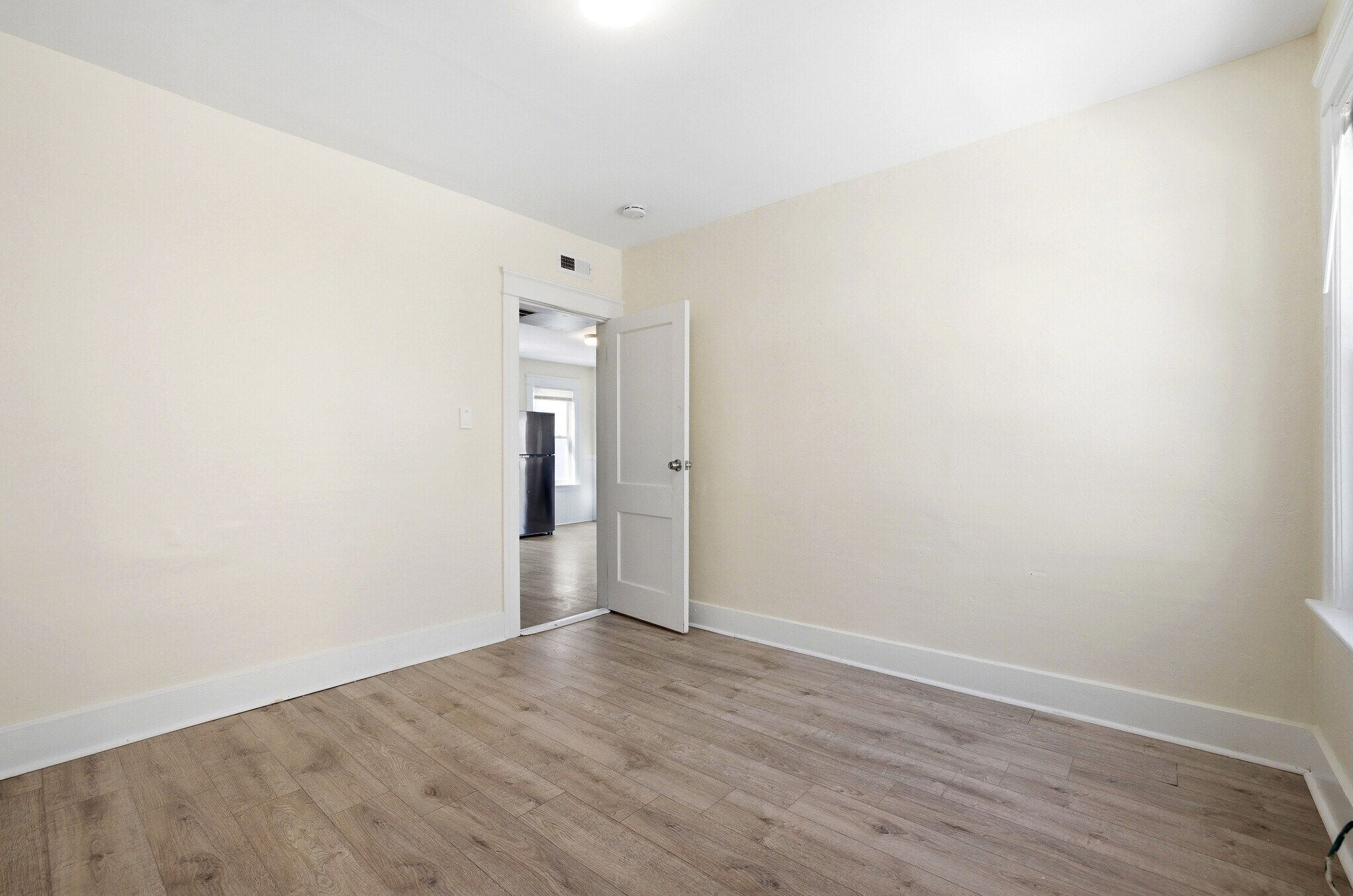 Building Photo - 12 Hillside St