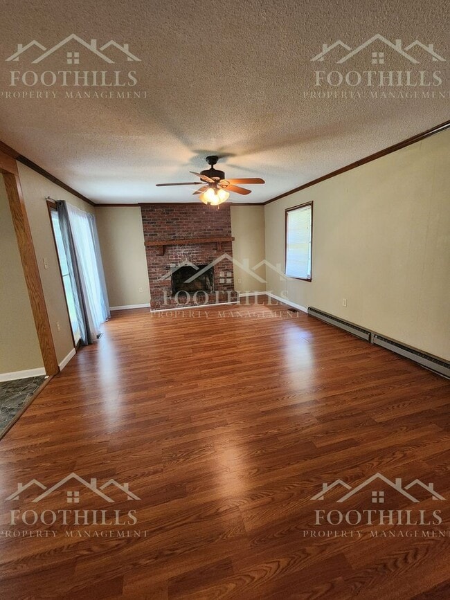 Building Photo - 205 Clarke Stream Dr
