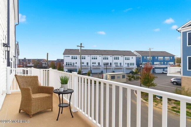 Building Photo - 4 Barton Ave