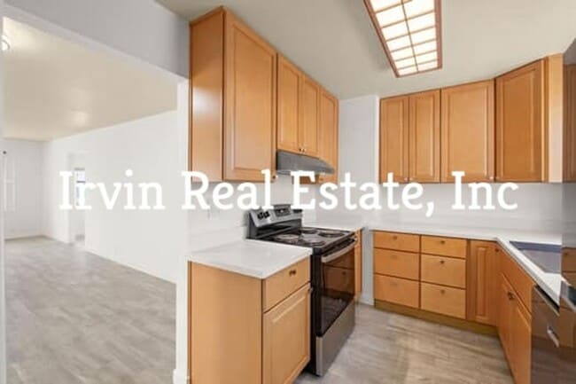 Building Photo - A Nice 4 Bedroom 1 Bath home