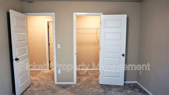 Building Photo - 1122 Baker Hts Lp