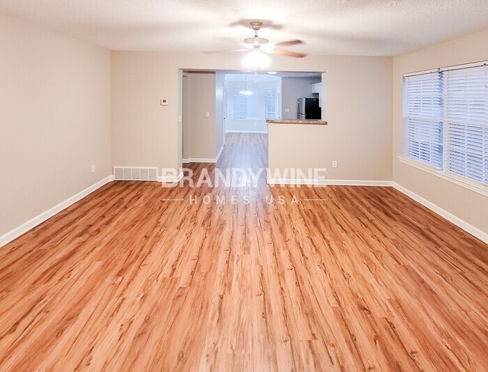 Building Photo - 3962 Sunset Lake Cove