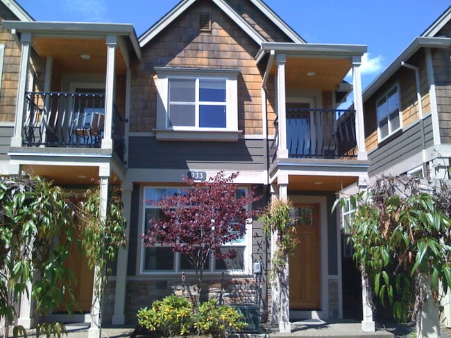 Primary Photo - 933 SE Marion St