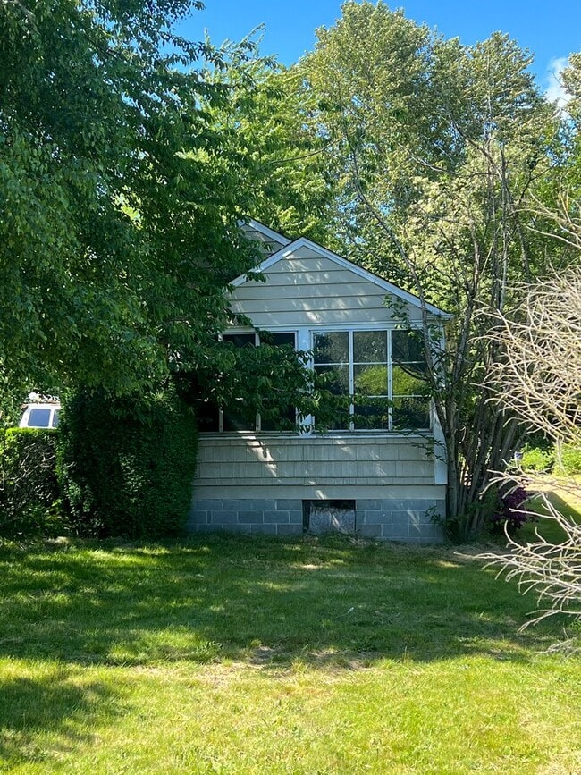 Primary Photo - Tukwila Home for lease