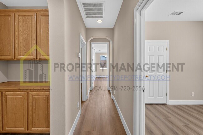 Building Photo - Spacious 3-Bed, 2-Bath Retreat on Charm Way