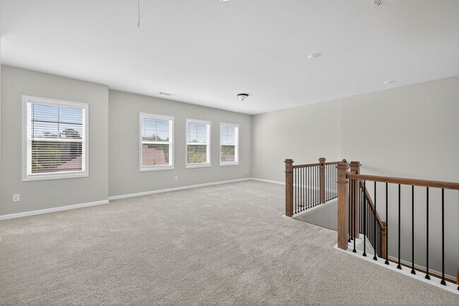 Building Photo - 4407 Silver Oak Dr