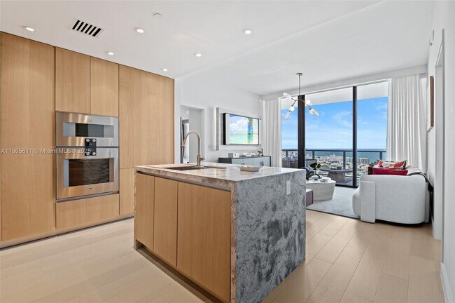 Building Photo - 501 West Ave