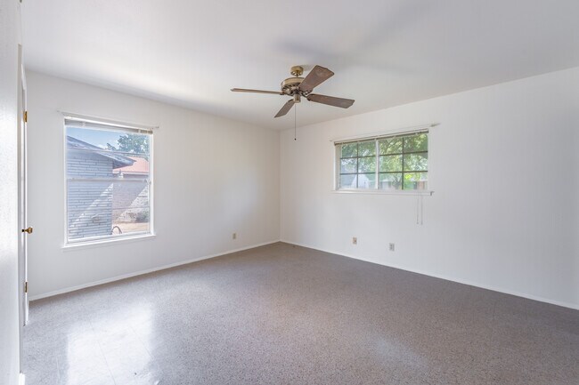 Building Photo - 7722 Pinebrook Dr