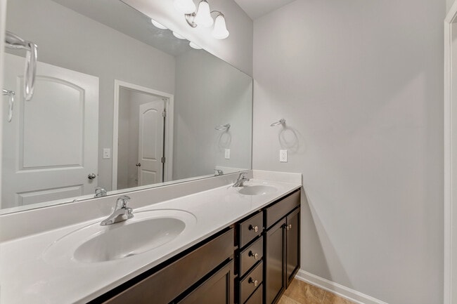 Building Photo - 861 River Landing Blvd SW