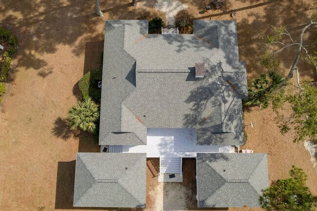 Building Photo - 152 Avenue of Oaks