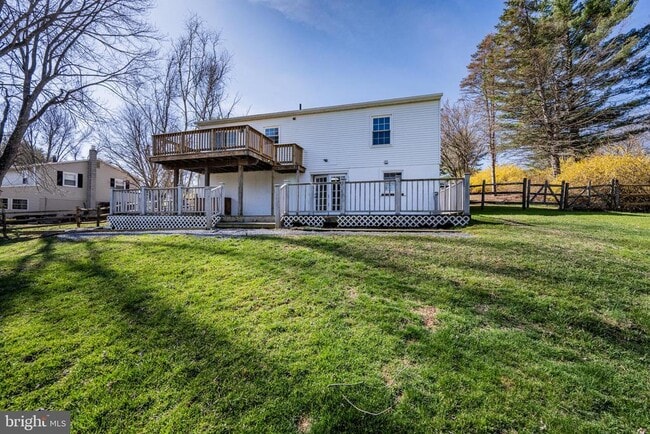 Building Photo - 2402 Raintree Ave