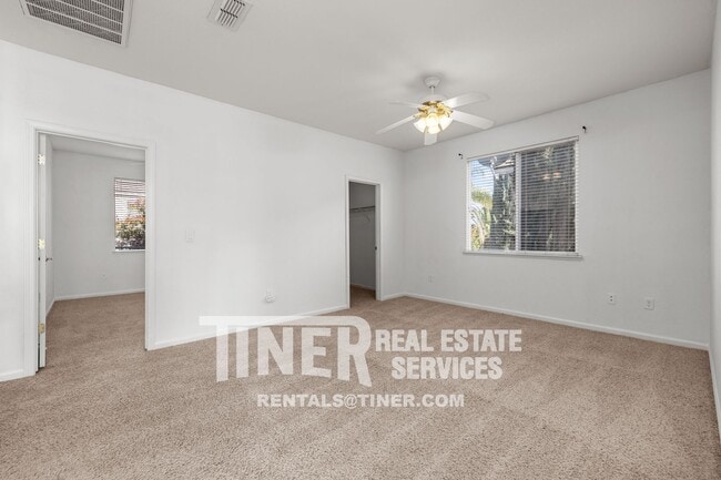 Building Photo - 6530 Aster Ct