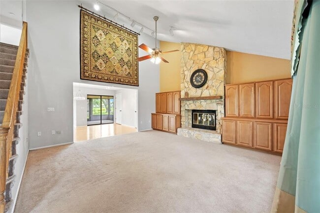 Building Photo - 8006 Oak Dr