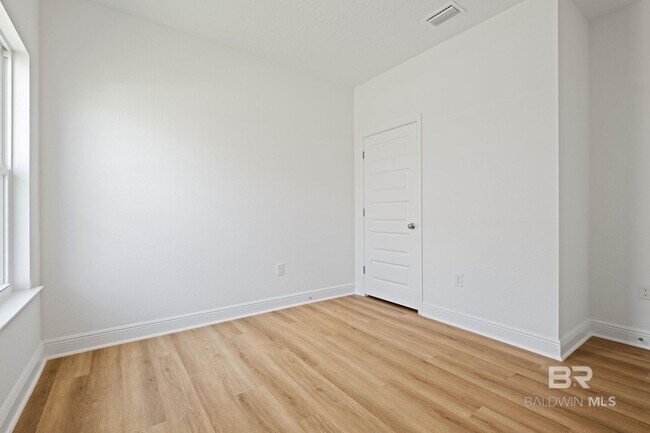 Building Photo - 12946 Grand Rpds Rd