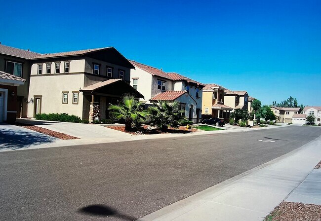 Building Photo - 1139 E Park Ave