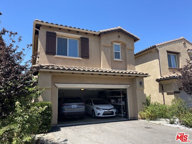 Building Photo - 7937 N Keer Dr