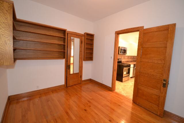 Building Photo - 4118 N Ashland Ave
