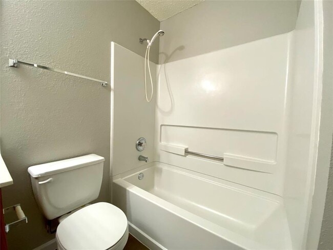 Building Photo - 2101 Jasper Ln