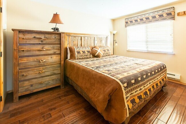 Building Photo - Redpine Chalet