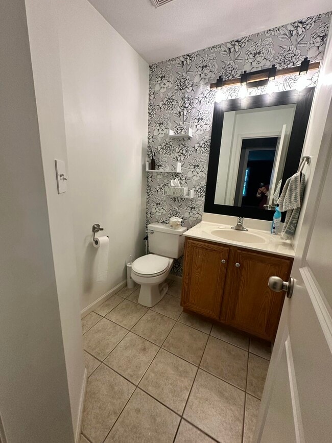 Building Photo - 305 Port Way