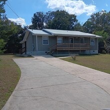 Building Photo - 471 Gunter St