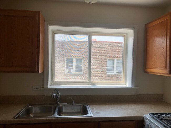 Building Photo - 6130 N Seeley Ave