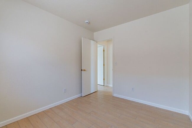 Building Photo - 9746 E Sascha St