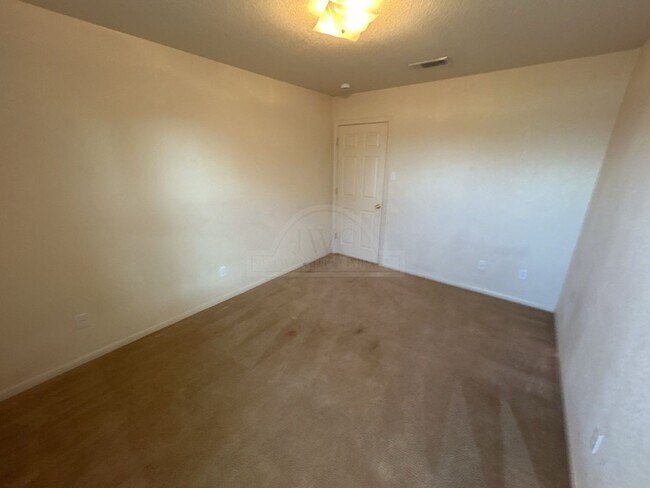 Building Photo - 509 W Ave B Ave