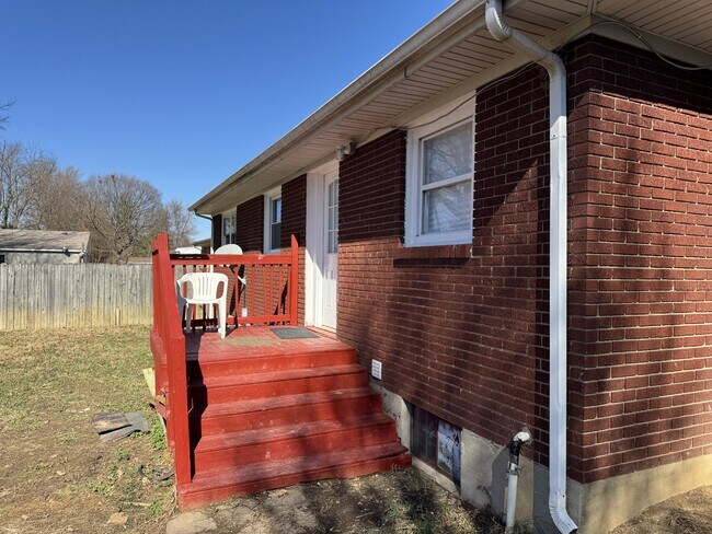 Building Photo - 3428 Fern Lea Rd