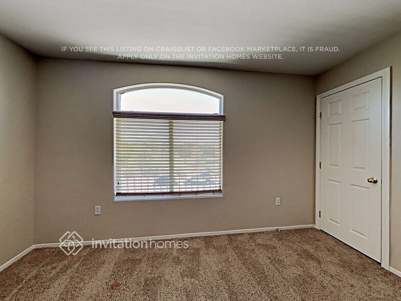 Building Photo - 10928 Salernes St