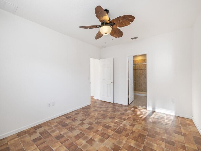 Building Photo - 1440 Lexington Square SW