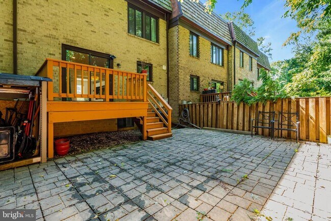 Building Photo - 2990 Borge St