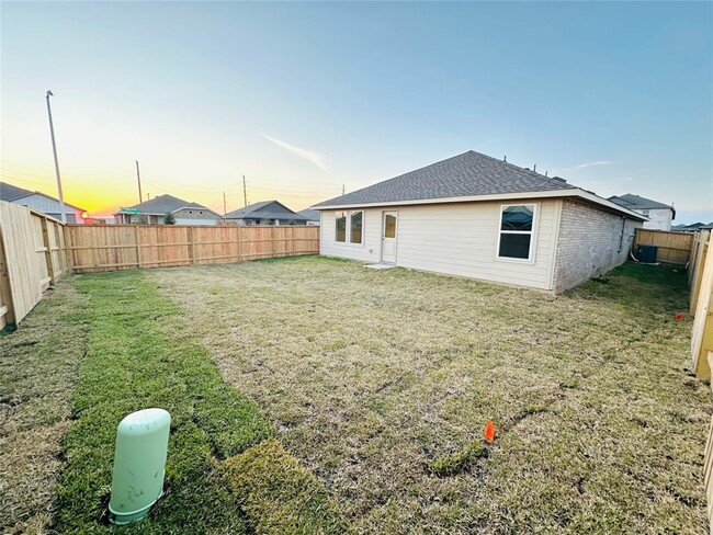 Building Photo - 6626 Orange Daylily Ln