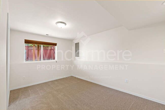 Building Photo - 507 S Lawson St