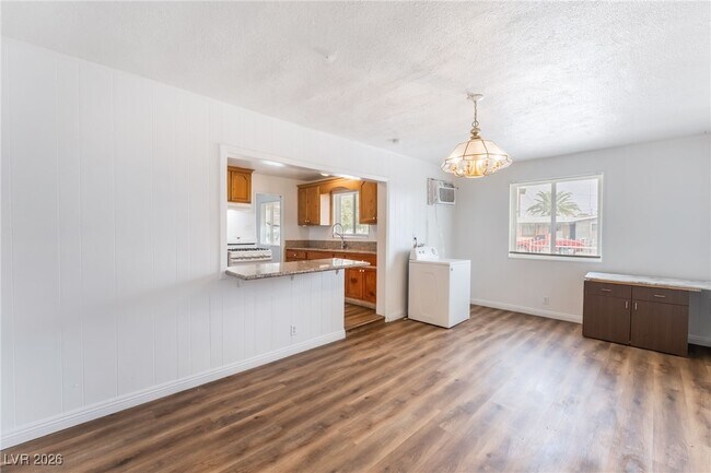 Building Photo - 1109 Tumbleweed Ave