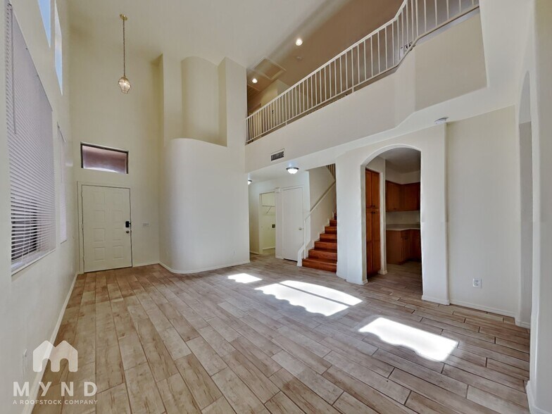 Building Photo - 10524 W Almeria Rd