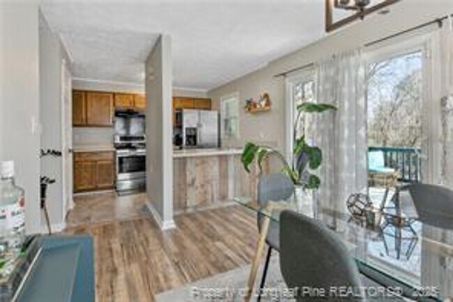 Building Photo - 2527 SIlverbell