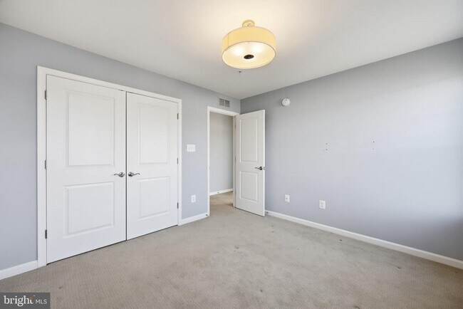 Building Photo - 9701 Tealbriar Dr