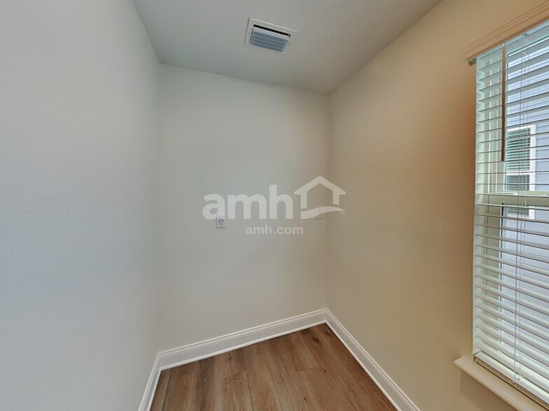 Building Photo - 1079 Grafton Ridge Dr