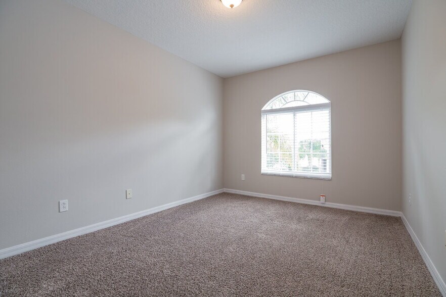 Building Photo - 1725 Portcastle Cir