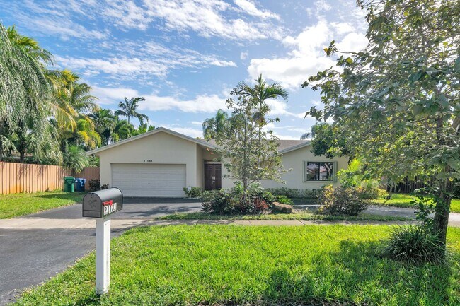 Building Photo - Beautiful home in quiet neighborhood
