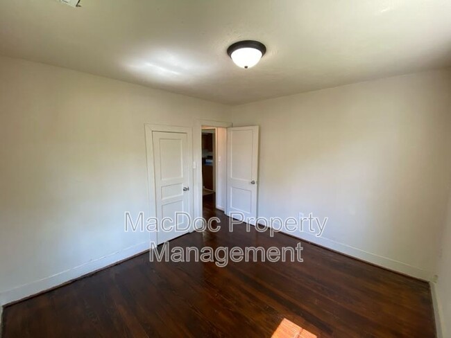 Building Photo - 188 Mansfield St