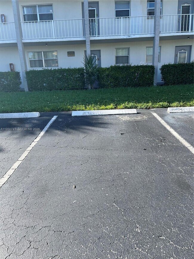 Building Photo - 8515 Sunrise Lakes Blvd