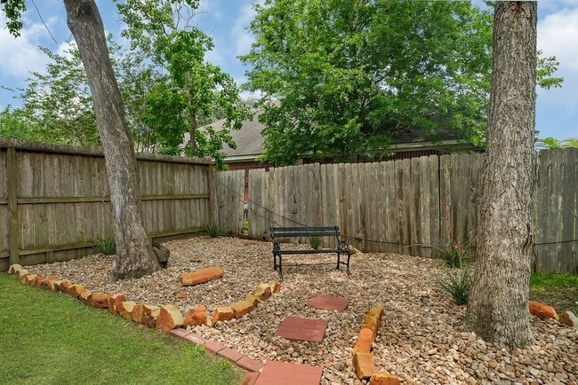 Building Photo - 3515 Walden Dr