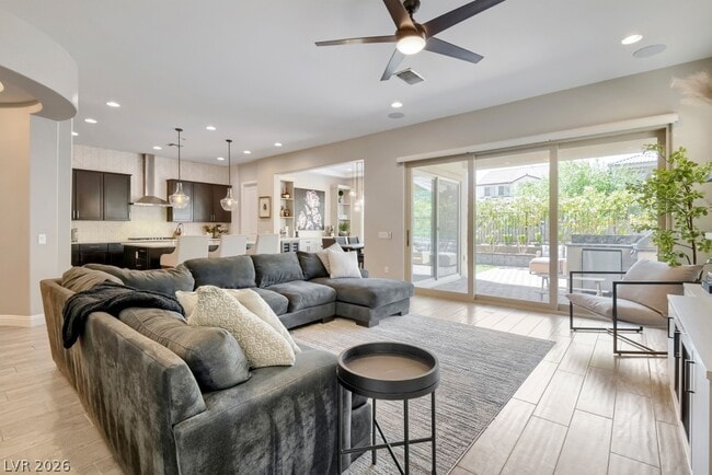 Building Photo - 3553 Royal Fortune Dr