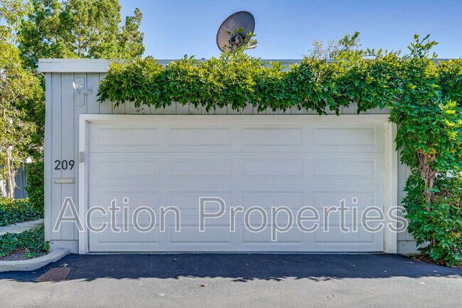 Building Photo - 209 Ortega Ave