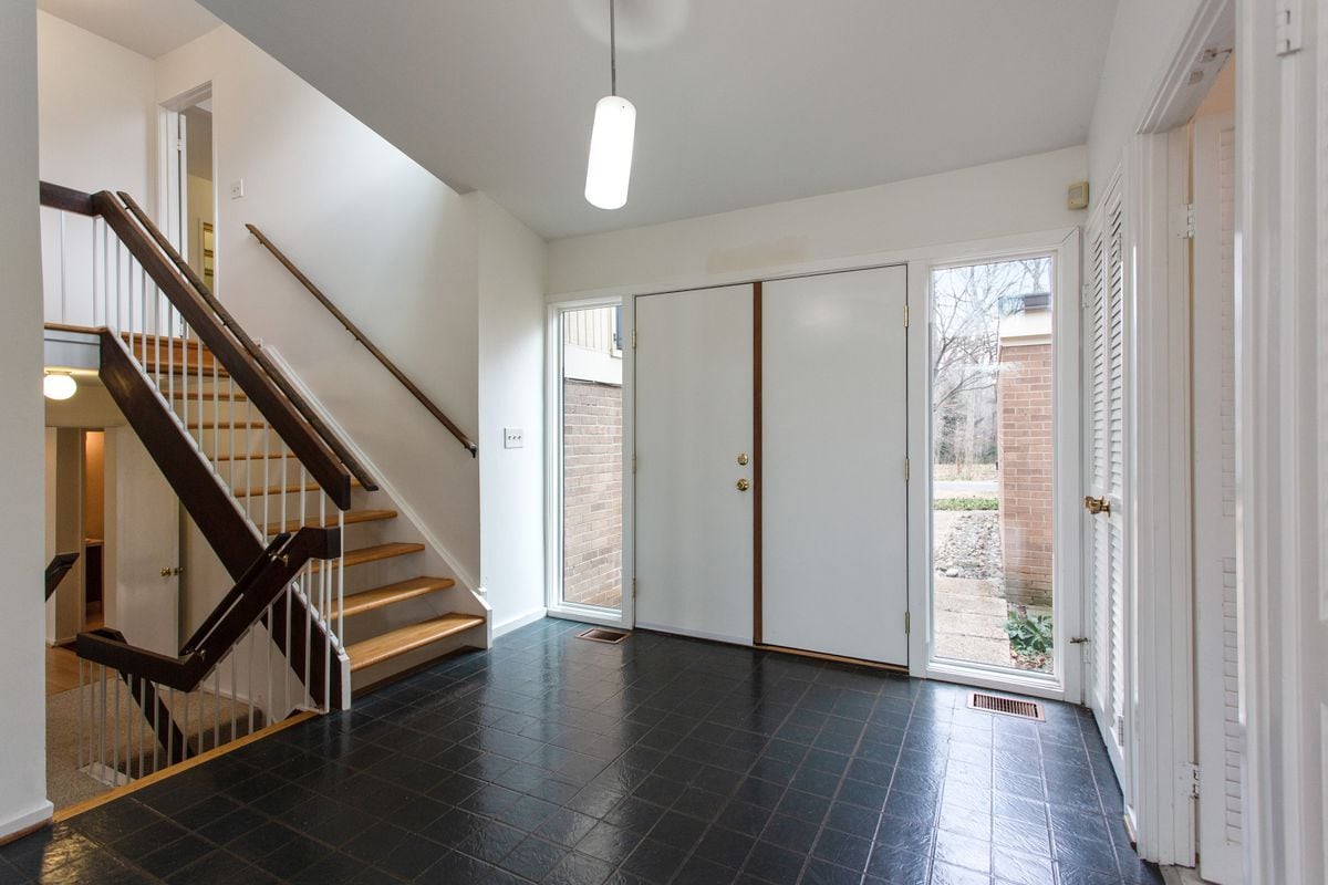 Building Photo - 7036 Buxton Terrace