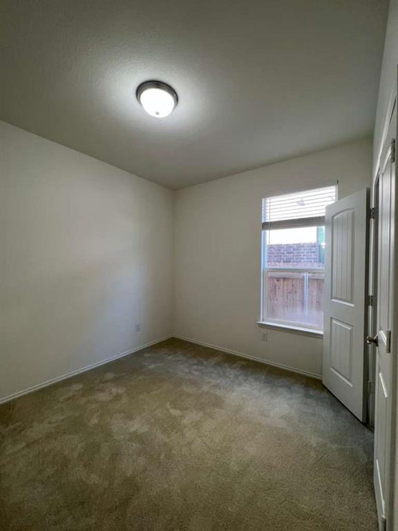 Building Photo - 2013 Ebony Dove St